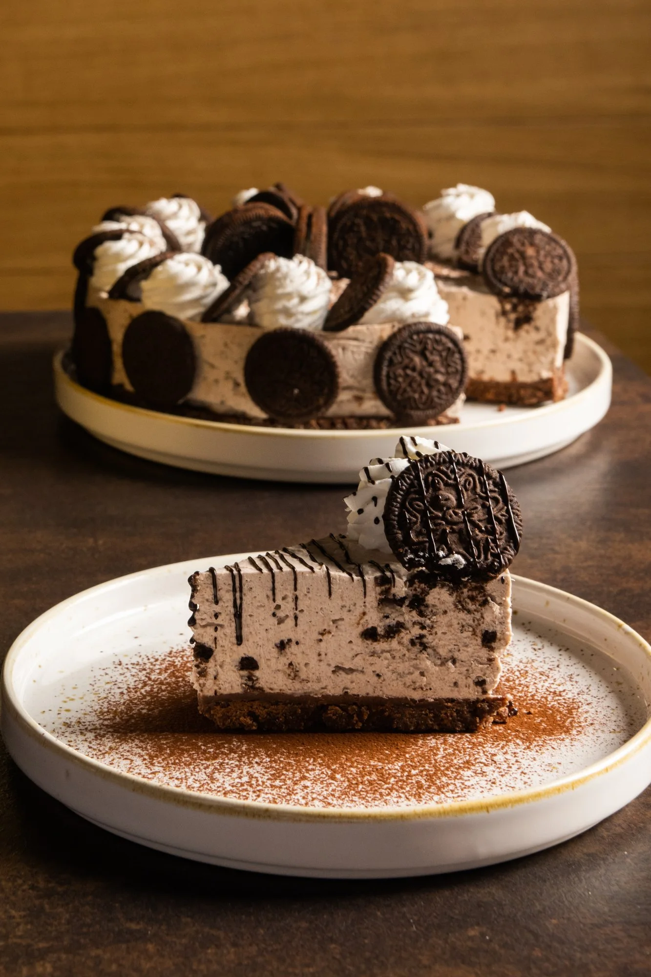 Fetta di cheesecake ai biscotti al cioccolato